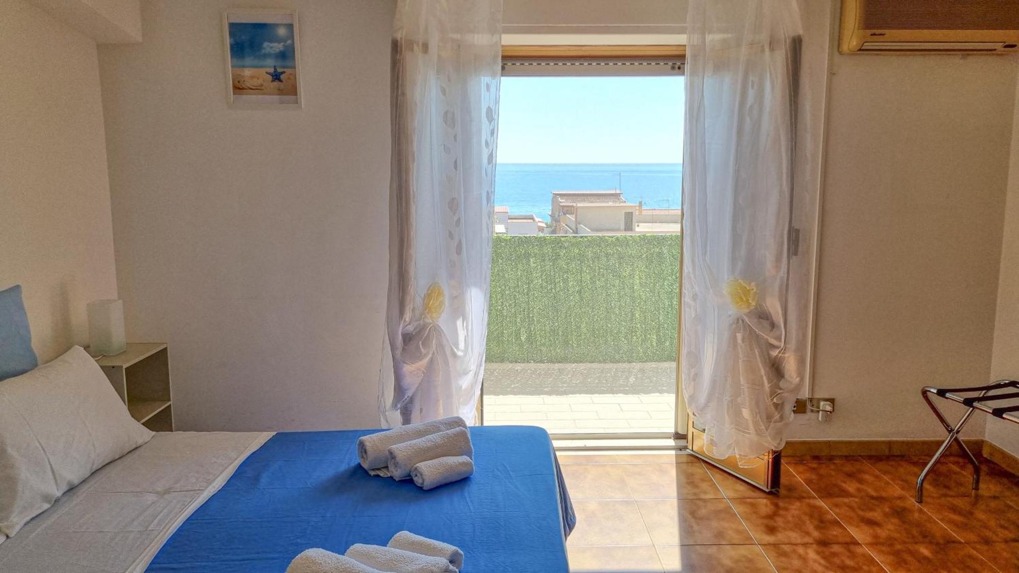 Blue Horizon - Seaside Apartment 120M To The Beach - Air Conditioning - Wi-Fi - View - Free Parking Santa Caterina Dello Ionio Marina Exterior photo