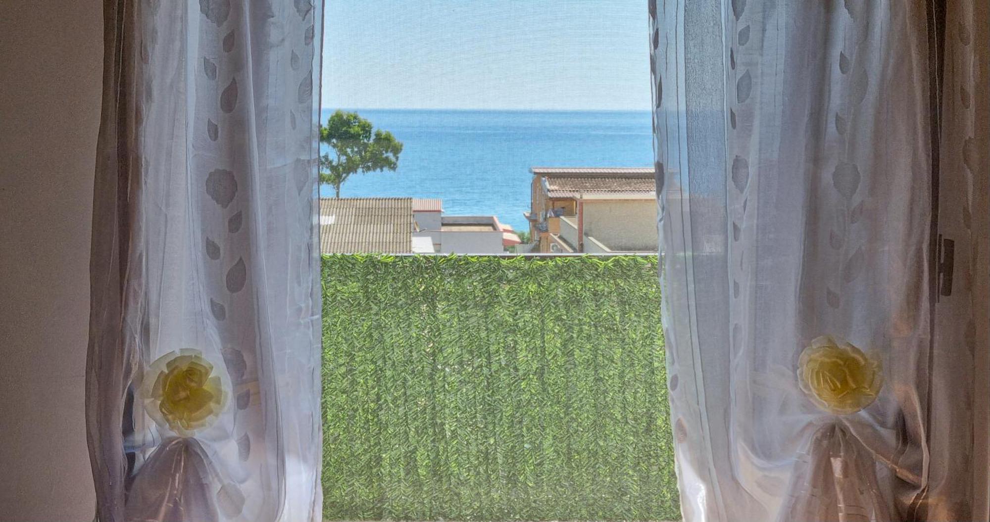 Blue Horizon - Seaside Apartment 120M To The Beach - Air Conditioning - Wi-Fi - View - Free Parking Santa Caterina Dello Ionio Marina Exterior photo